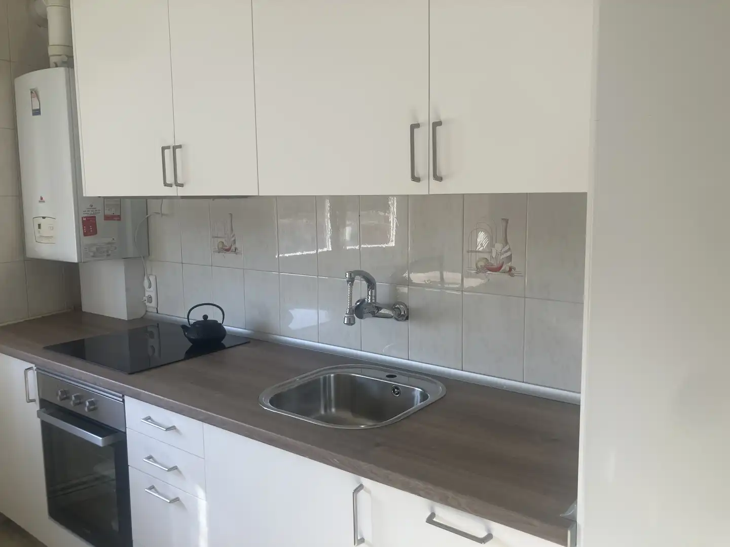 Piso de alquiler en Calle Corozal, 4, Pinar del Rey Cocina de Piso de alquiler en Madrid con Calefacción, Parquet y Amueblado
