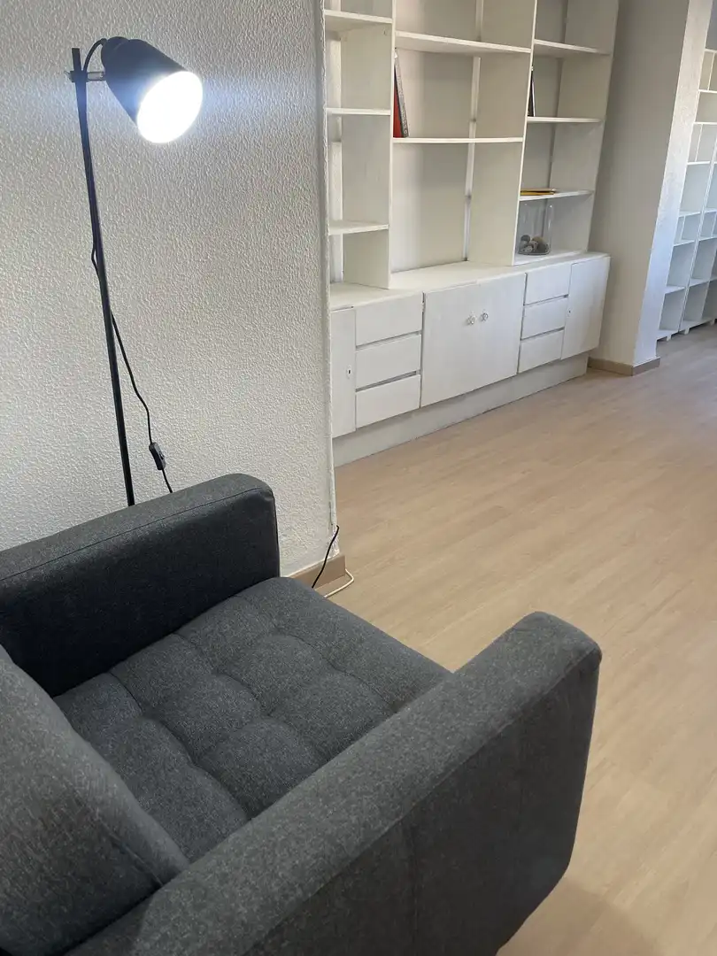 Pis de lloguer a Calle Corozal, 4, Pinar del Rey Sala d'estar de Pis de lloguer en Madrid amb Calefacció, Parquet i Moblat