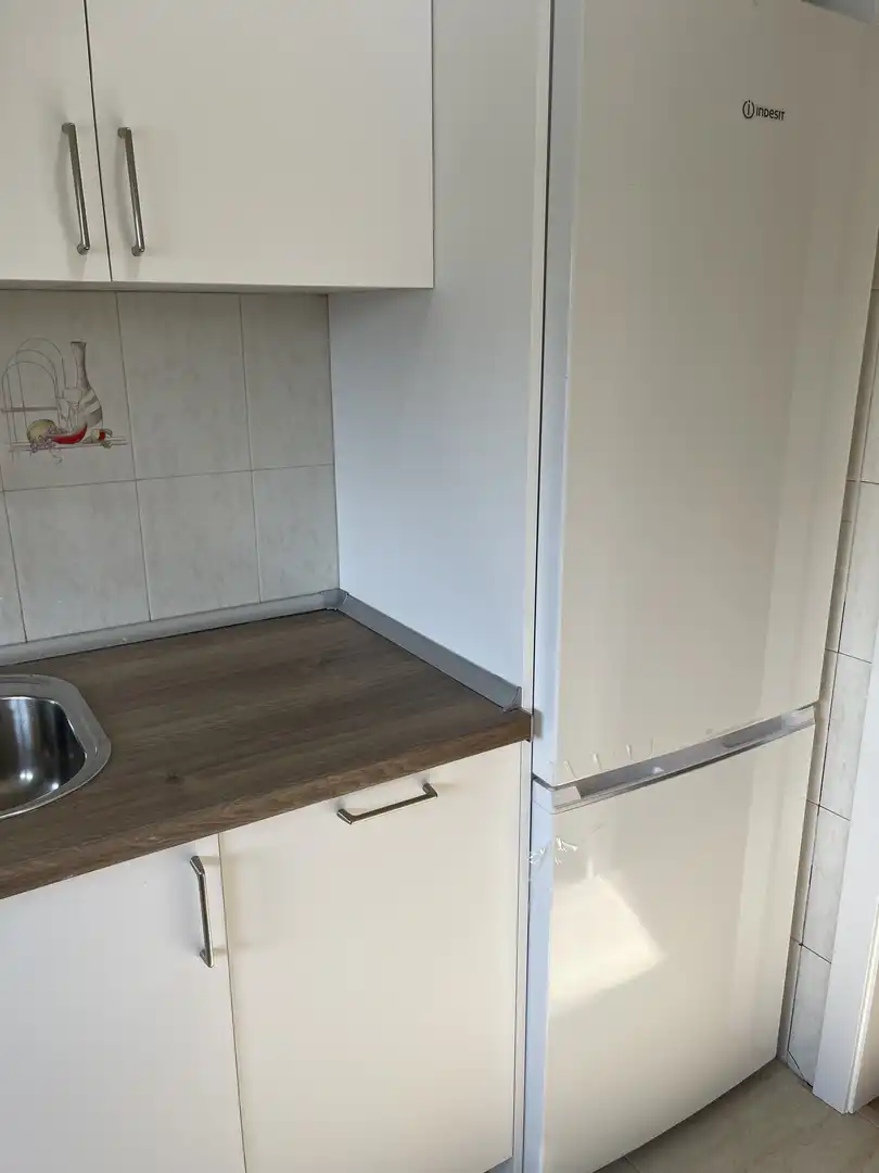 Pis de lloguer a Calle Corozal, 4, Pinar del Rey Cuina de Pis de lloguer en Madrid amb Calefacció, Parquet i Moblat