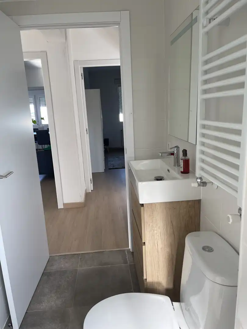 Pis de lloguer a Calle Corozal, 4, Pinar del Rey Bany de Pis de lloguer en Madrid amb Calefacció, Parquet i Moblat