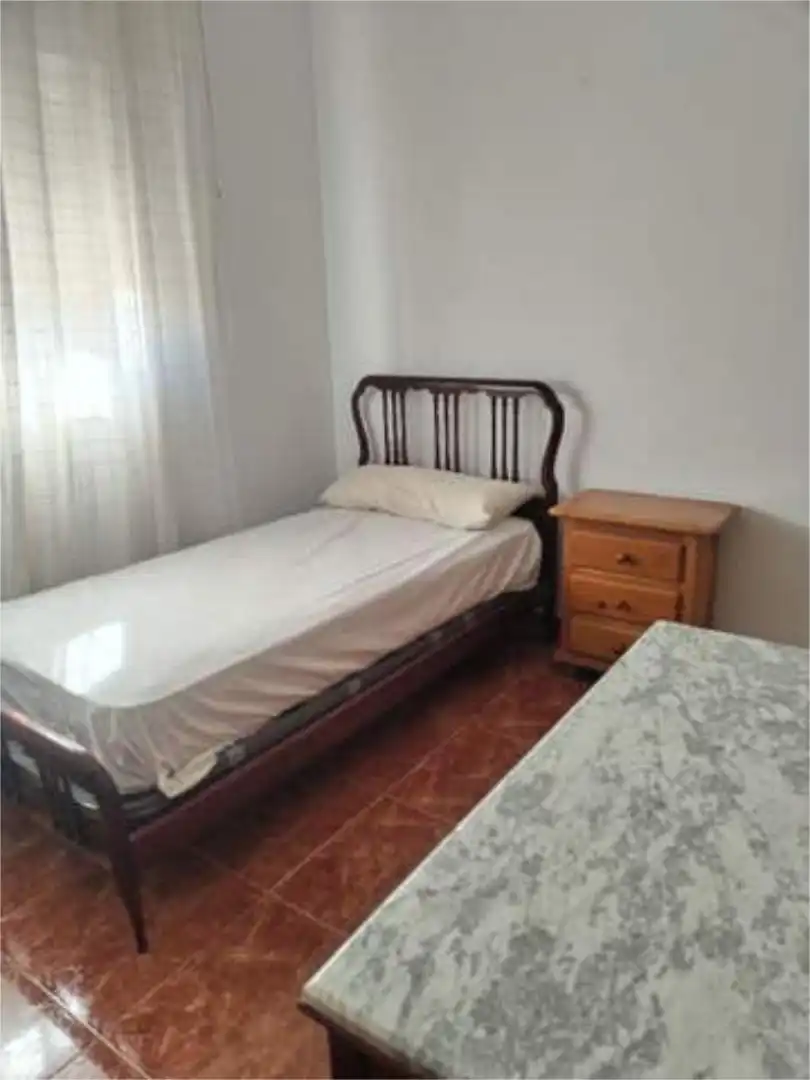 Piso de alquiler en Oeste Habitación de Piso de alquiler en Mérida con Terraza, Trastero y Amueblado