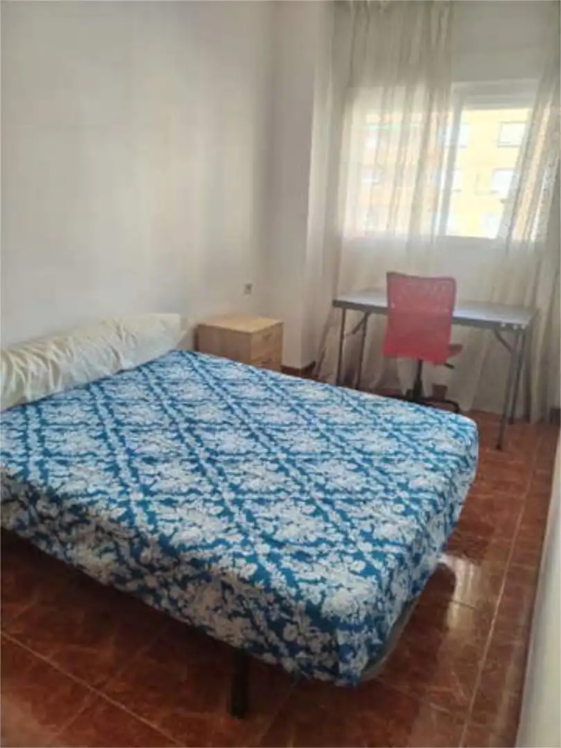 Piso de alquiler en Oeste Habitación de Piso de alquiler en Mérida con Terraza, Trastero y Amueblado