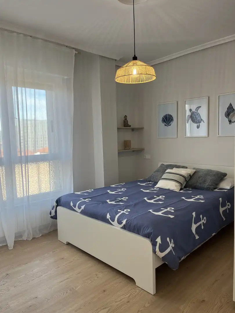 Piso de alquiler en Calle Obispo Menéndez Luarca, 5, Cuatro Caminos Habitación de Piso de alquiler en Santander con Calefacción, Jardín privado y Parquet