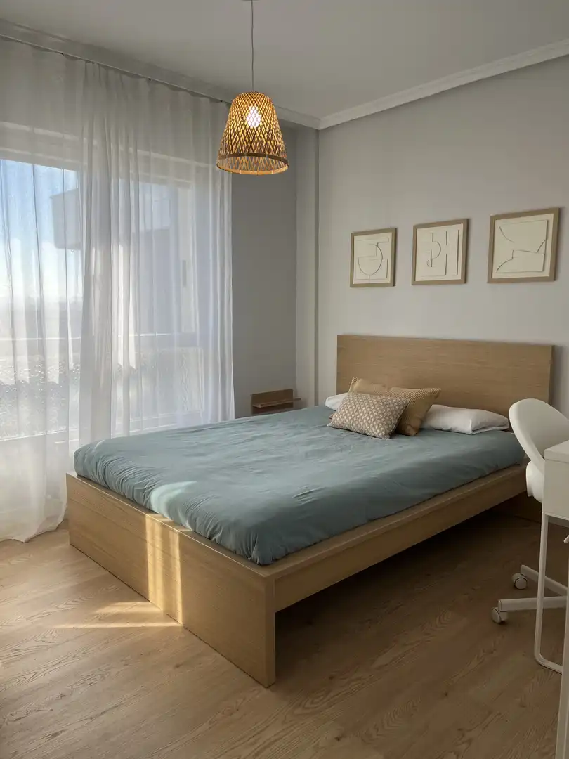 Piso de alquiler en Calle Obispo Menéndez Luarca, 5, Cuatro Caminos Habitación de Piso de alquiler en Santander con Calefacción, Jardín privado y Parquet