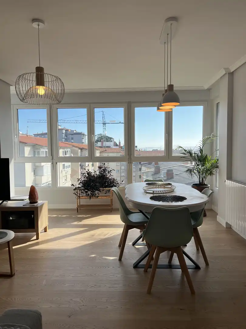 Piso de alquiler en Calle Obispo Menéndez Luarca, 5, Cuatro Caminos Comedor de Piso de alquiler en Santander con Calefacción, Jardín privado y Parquet