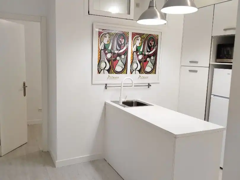 Flat for rent in Calle de Velarde, 3, Universidad - Malasaña Flat for rent in Calle de Velarde, 3, Universidad - Malasaña