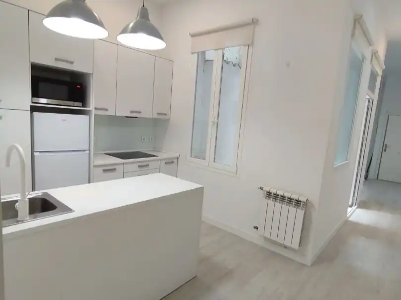 Flat for rent in Calle de Velarde, 3, Universidad - Malasaña Flat for rent in Calle de Velarde, 3, Universidad - Malasaña