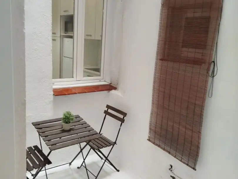 Flat for rent in Calle de Velarde, 3, Universidad - Malasaña Flat for rent in Calle de Velarde, 3, Universidad - Malasaña
