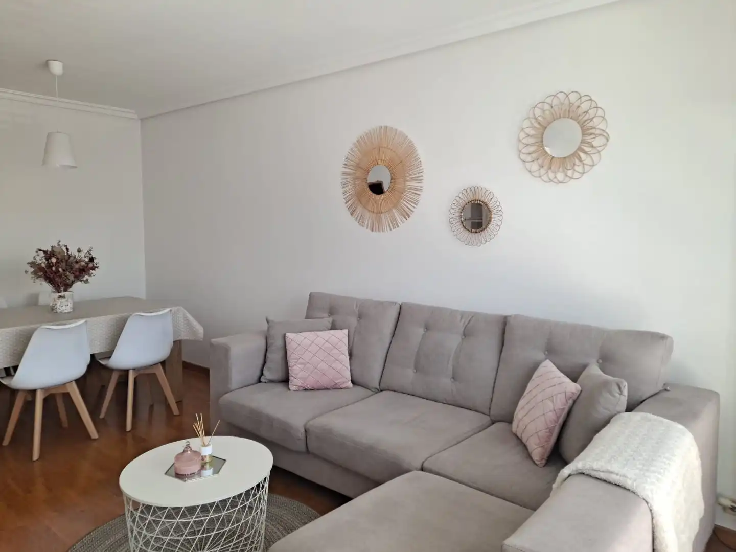 Sala de estar de Piso de alquiler en O Porriño   con Calefacción, Parquet y Trastero