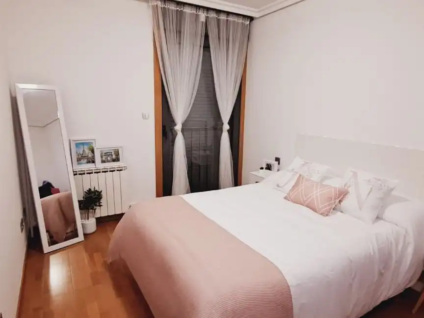 Habitación de Piso de alquiler en O Porriño   con Calefacción, Parquet y Trastero