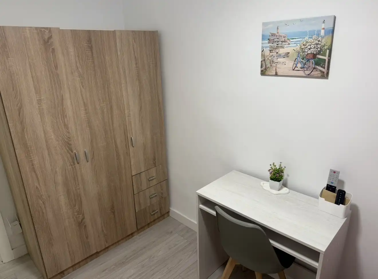 Room in Carrer El·lipse, La Florida Room in Carrer El·lipse, La Florida