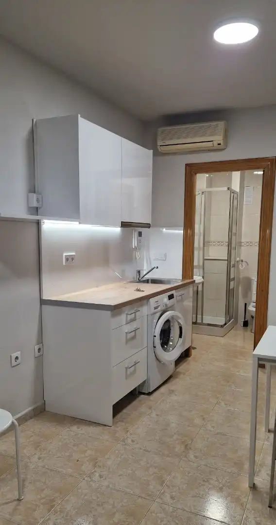 Cuina de Estudi de lloguer en Murcia amb Aire condicionat, Moblat i Rentadora