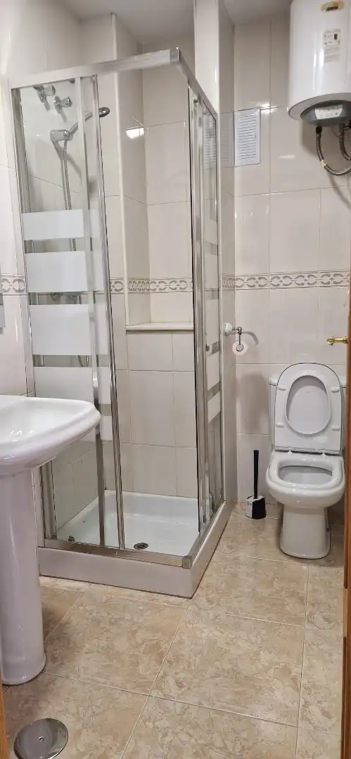Bany de Estudi de lloguer en Murcia amb Aire condicionat, Moblat i Rentadora