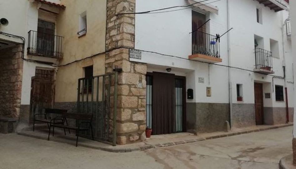 Casa adosada en venda a Calle Padre Piquer, 1, Valbona, Teruel - imatge 1 Foto 1 de Casa adosada en venda a Calle Padre Piquer, 1, Valbona, Teruel