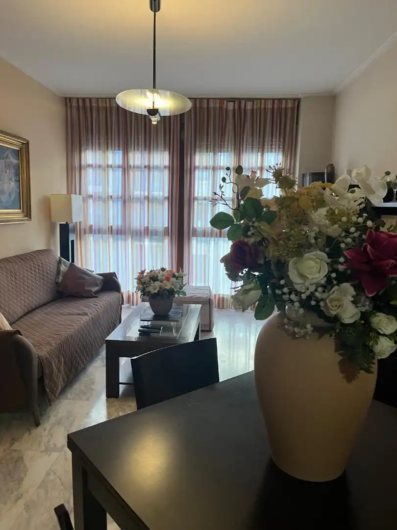 Wohnzimmer von Wohnung zur Miete in  Zaragoza Capital mit Klimaanlage und Schwimmbad