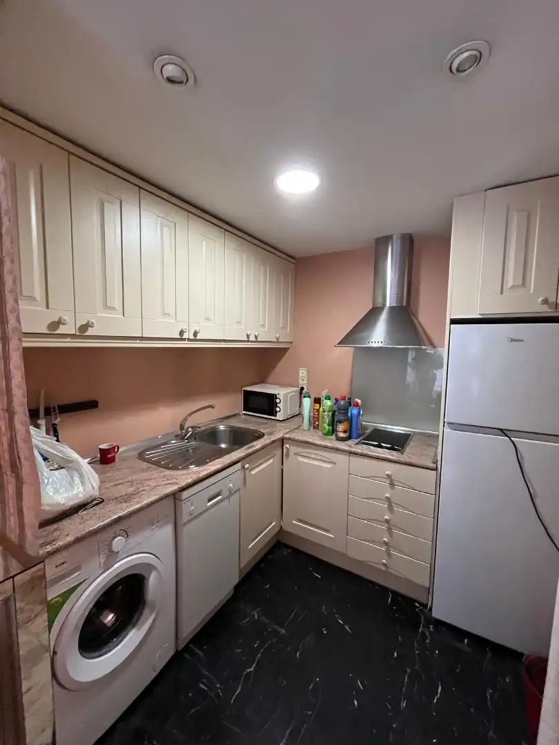 Küche von Wohnung zur Miete in  Zaragoza Capital mit Klimaanlage und Schwimmbad