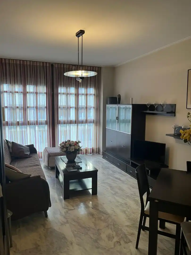 Wohnzimmer von Wohnung zur Miete in  Zaragoza Capital mit Klimaanlage und Schwimmbad