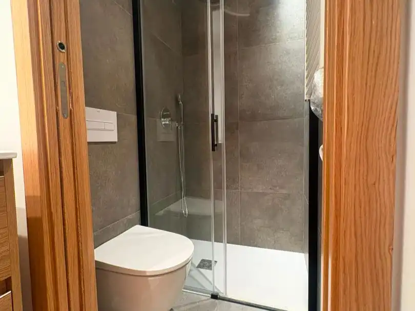 Baño de Piso de alquiler en Sant Cugat del Vallès con Aire acondicionado, Calefacción y Parquet