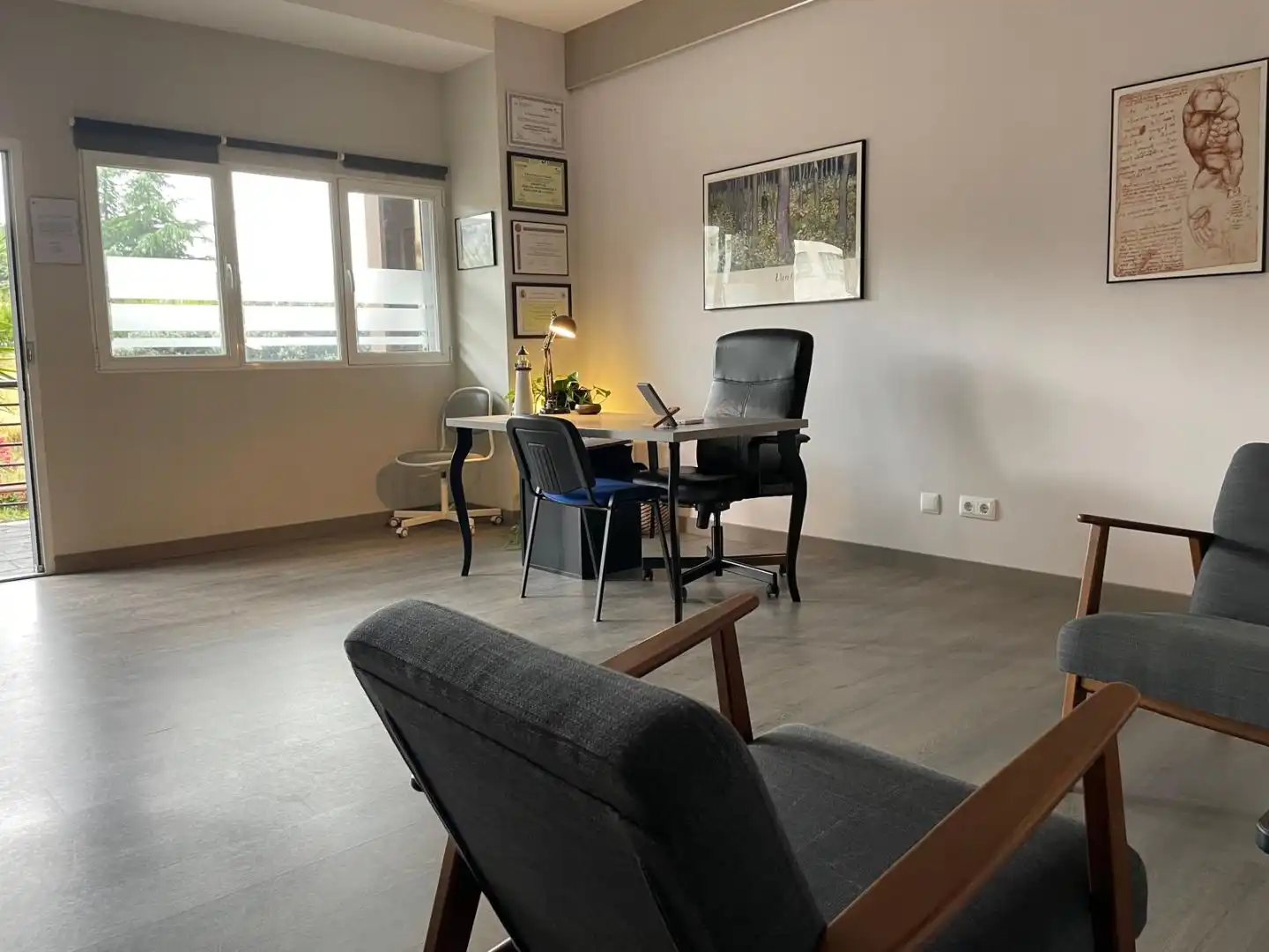Büro zur Miete in Calle Huertos, 7, Casco Antiguo Wohnzimmer von Büro zur Miete in Torrelodones mit Klimaanlage, Heizung und Möbliert