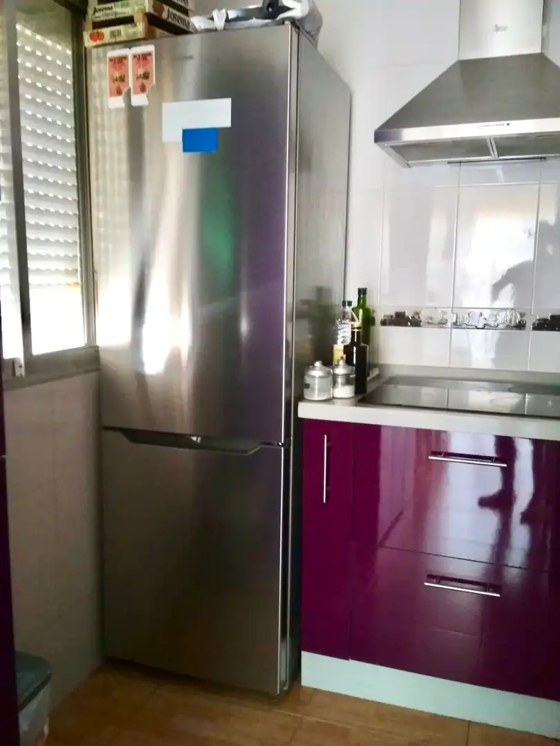 Cuina de Pis de lloguer en Sevilla amb Aire condicionat, Moblat i Balcó