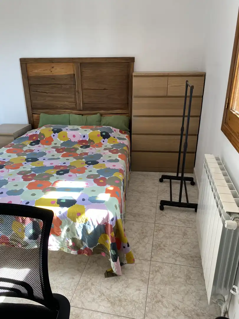 Room in OU-300, 14, A Merca Room in OU-300, 14, A Merca