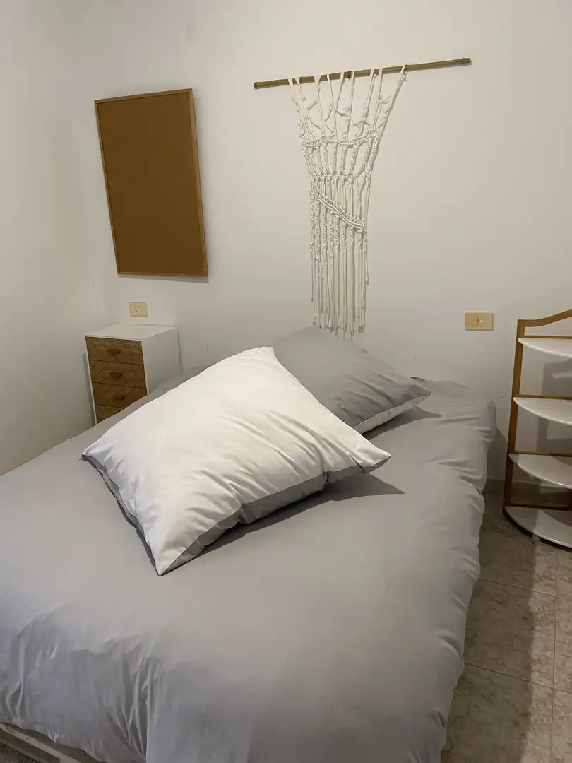 Room in OU-300, 14, A Merca Room in OU-300, 14, A Merca