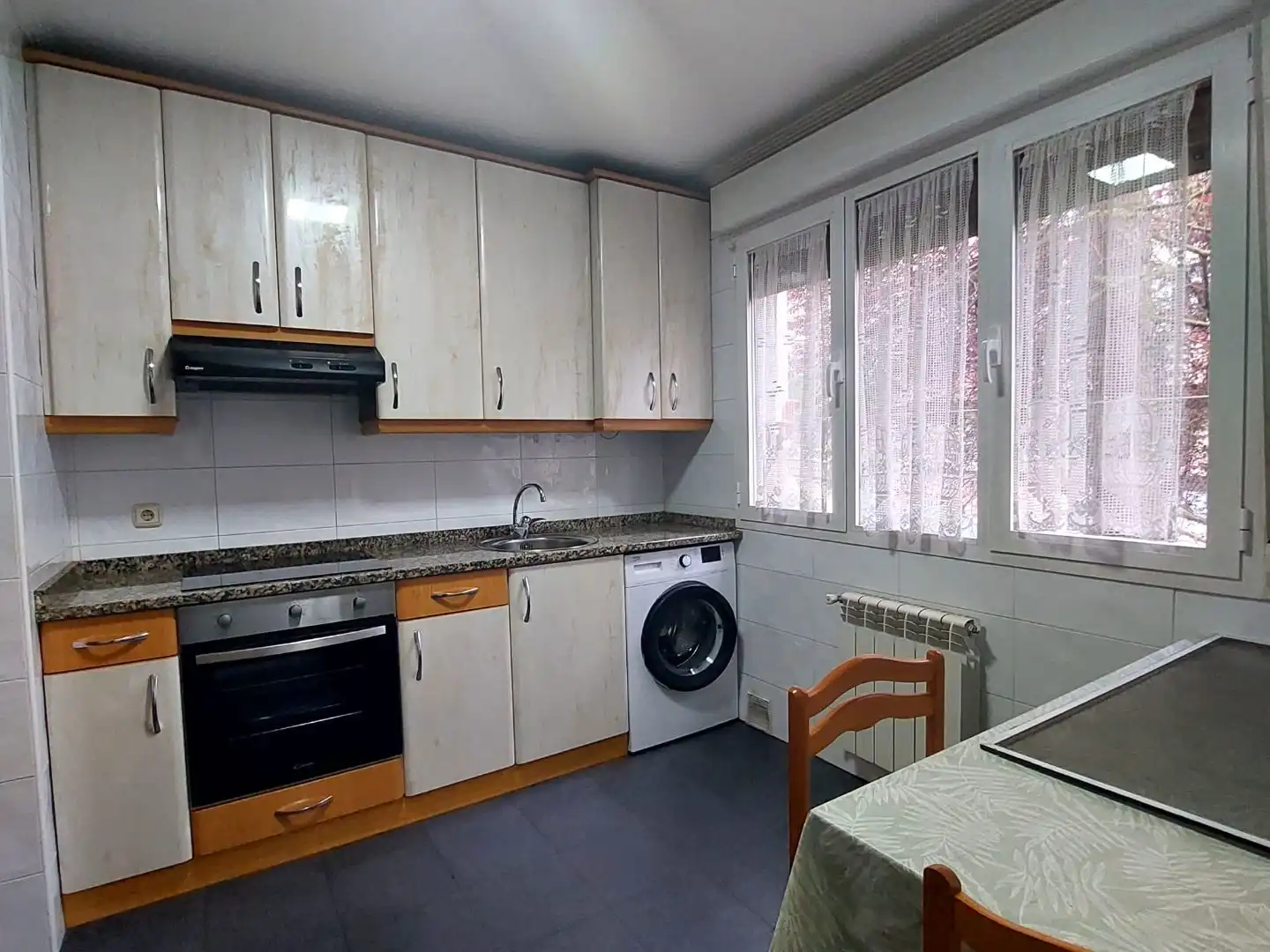 Flat for rent in Zumakadi Ibilbidea, 94, Adurtza Kitchen of Flat for rent in Vitoria - Gasteiz with Heating, Parquet flooring and Furnished