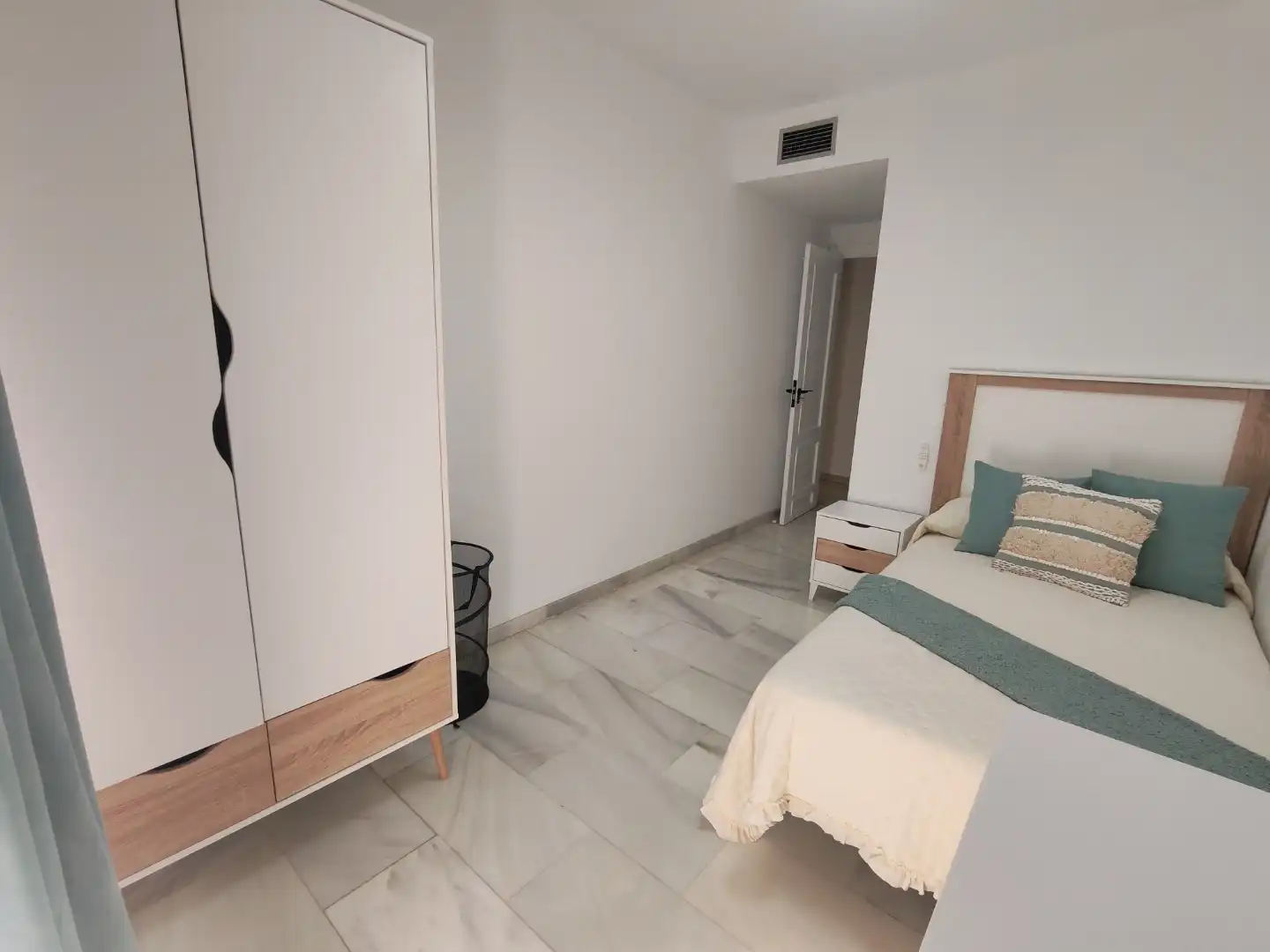 Room in Avenida de Jesús Rescatado, 16, Viñuela - Rescatado Room in Avenida de Jesús Rescatado, 16, Viñuela - Rescatado