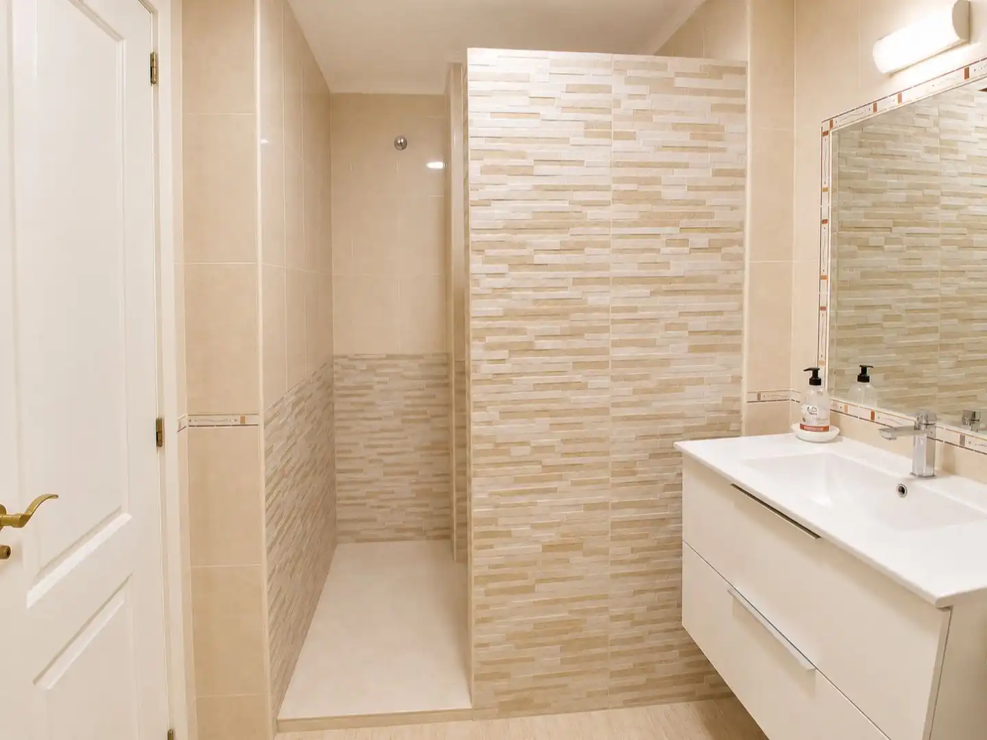 Baño de Piso en venta en Mutxamel con Aire acondicionado, Terraza y Piscina