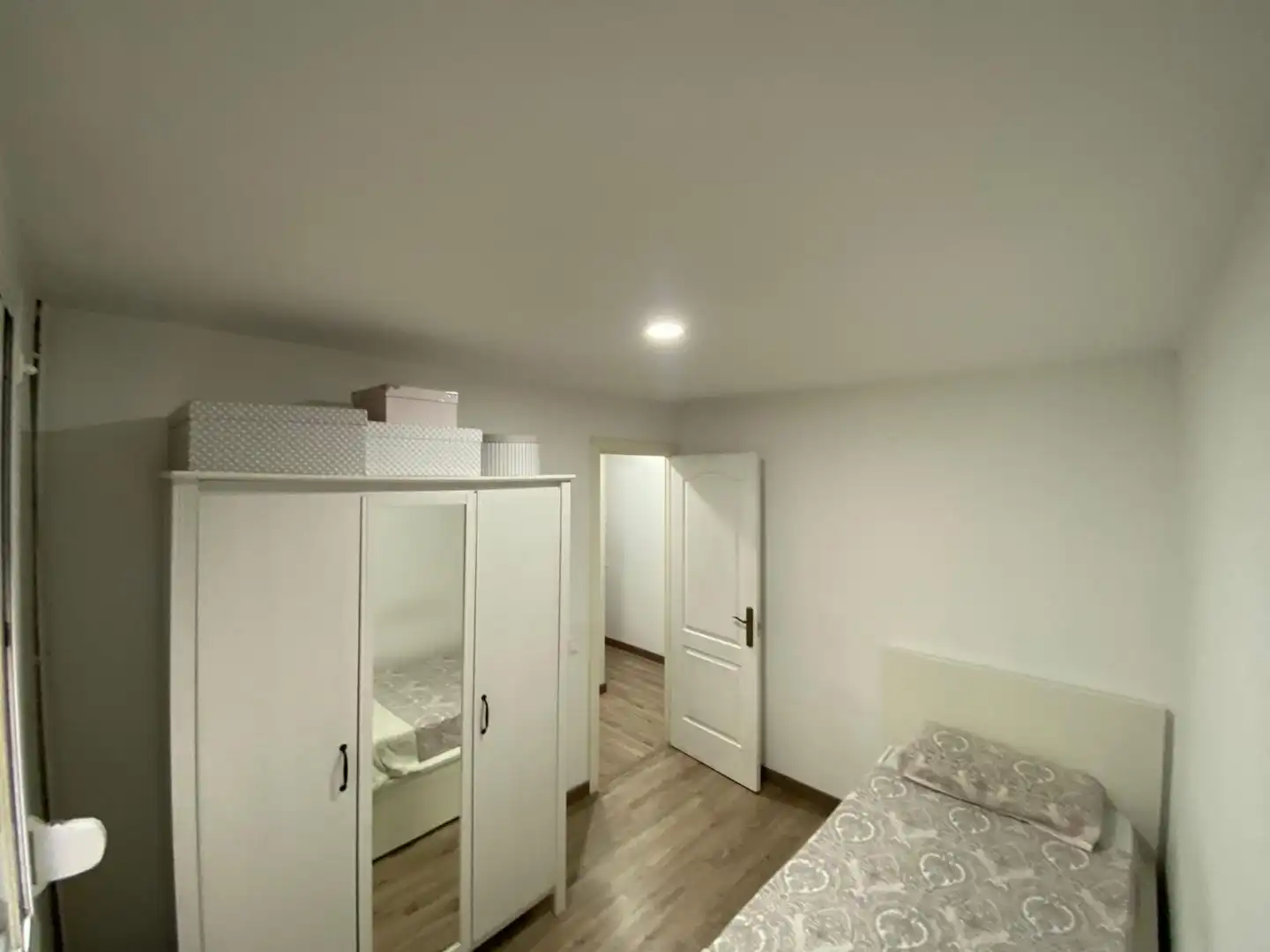 Piso en venta en Carrer de Juli Garreta, 1, Can Rull Habitación de Piso en venta en Sabadell con Aire acondicionado y Balcón