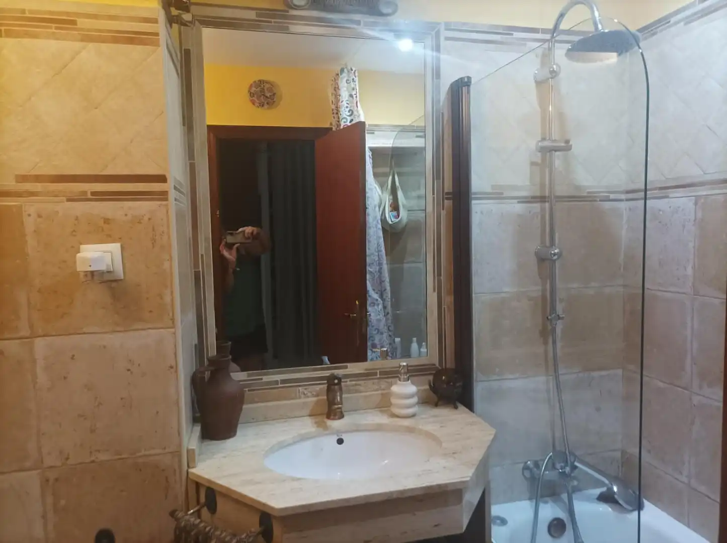 Casa adosada de alquiler en Avenida Utrera, 28, Oromana Baño de Casa adosada de alquiler en Alcalá de Guadaira con Aire acondicionado y Terraza