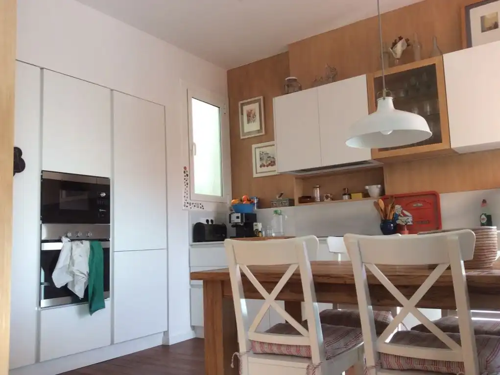 Habitació a Carrer de Sant Antoni Maria Claret, 3, Vallparadís - Antic Poble de Sant Pere Cuina de Àtic per a compartir en Terrassa amb Aire condicionat, Calefacció i Parquet
