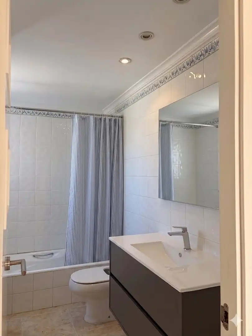 Bathroom of Attic for rent in Oliva