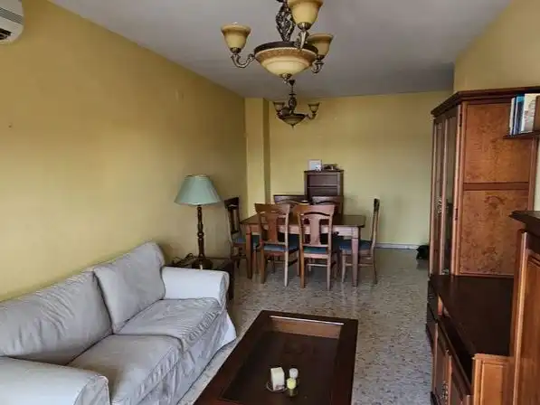 Pis en venda a Calle Miguel de Mañara, 16, San José de la Rinconada Sala d'estar de Pis en venda en La Rinconada amb Aire condicionat, Terrassa i Balcó