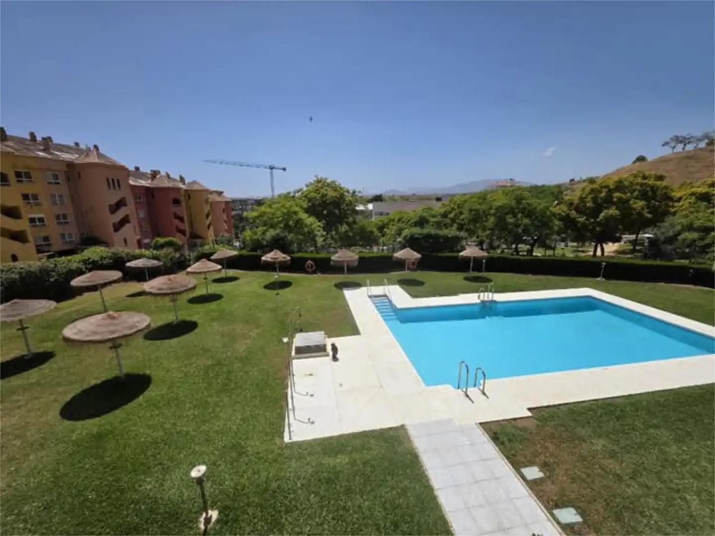 Apartamento de alquiler en Los Pacos Jardín de Apartamento de alquiler en Fuengirola