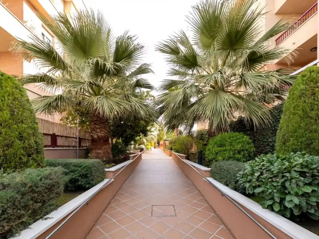 Flat for sale in Avenida de Maracena, 190, Cerrillo de Maracena - Periodistas Exterior view of Flat for sale in Granada Capital with Swimming Pool and Balcony