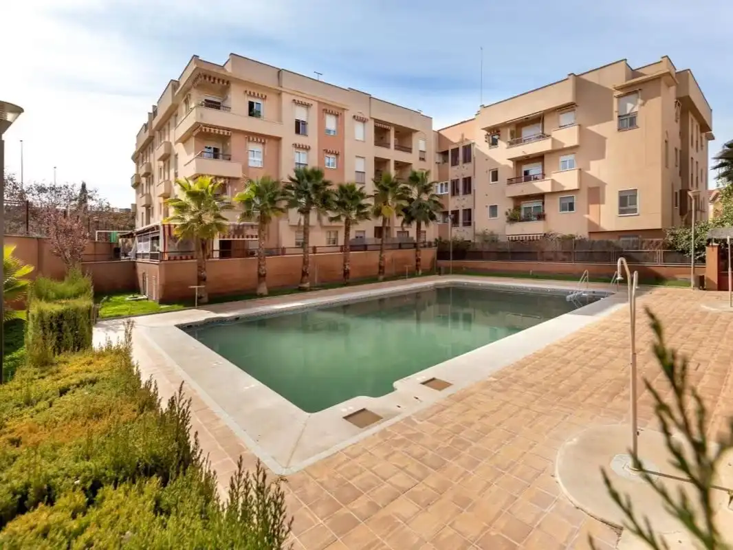Flat for sale in Avenida de Maracena, 190, Cerrillo de Maracena - Periodistas Swimming pool of Flat for sale in Granada Capital with Swimming Pool and Balcony
