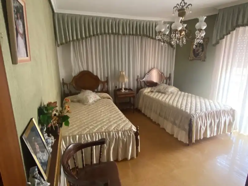 Piso en venta en Calle Gaspar Arroyo, 10, San Pablo y Santa Marina Habitación de Piso en venta en Palencia con Terraza, Trastero y Amueblado