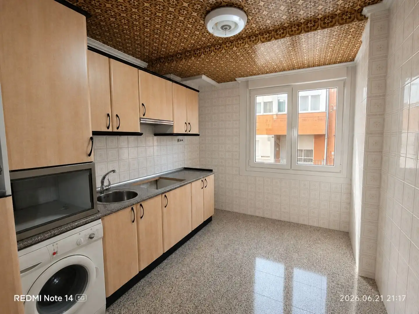 Piso en venta en Calle Respuela, 8, Bezana - Prezanes Cocina de Piso en venta en Santa Cruz de Bezana con Terraza, Trastero y Parking comunitario