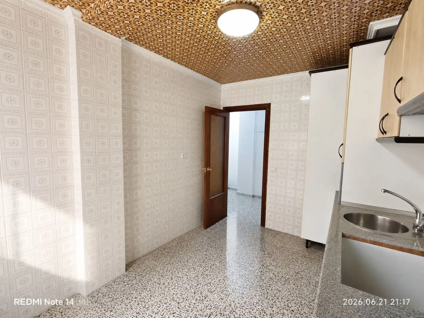 Piso en venta en Calle Respuela, 8, Bezana - Prezanes Cocina de Piso en venta en Santa Cruz de Bezana con Terraza, Trastero y Parking comunitario