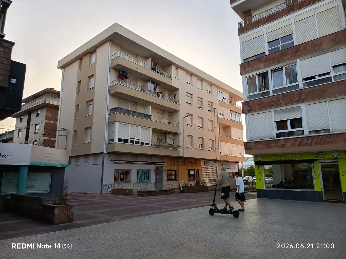 Piso en venta en Calle Respuela, 8, Bezana - Prezanes Vista exterior de Piso en venta en Santa Cruz de Bezana con Terraza, Trastero y Parking comunitario