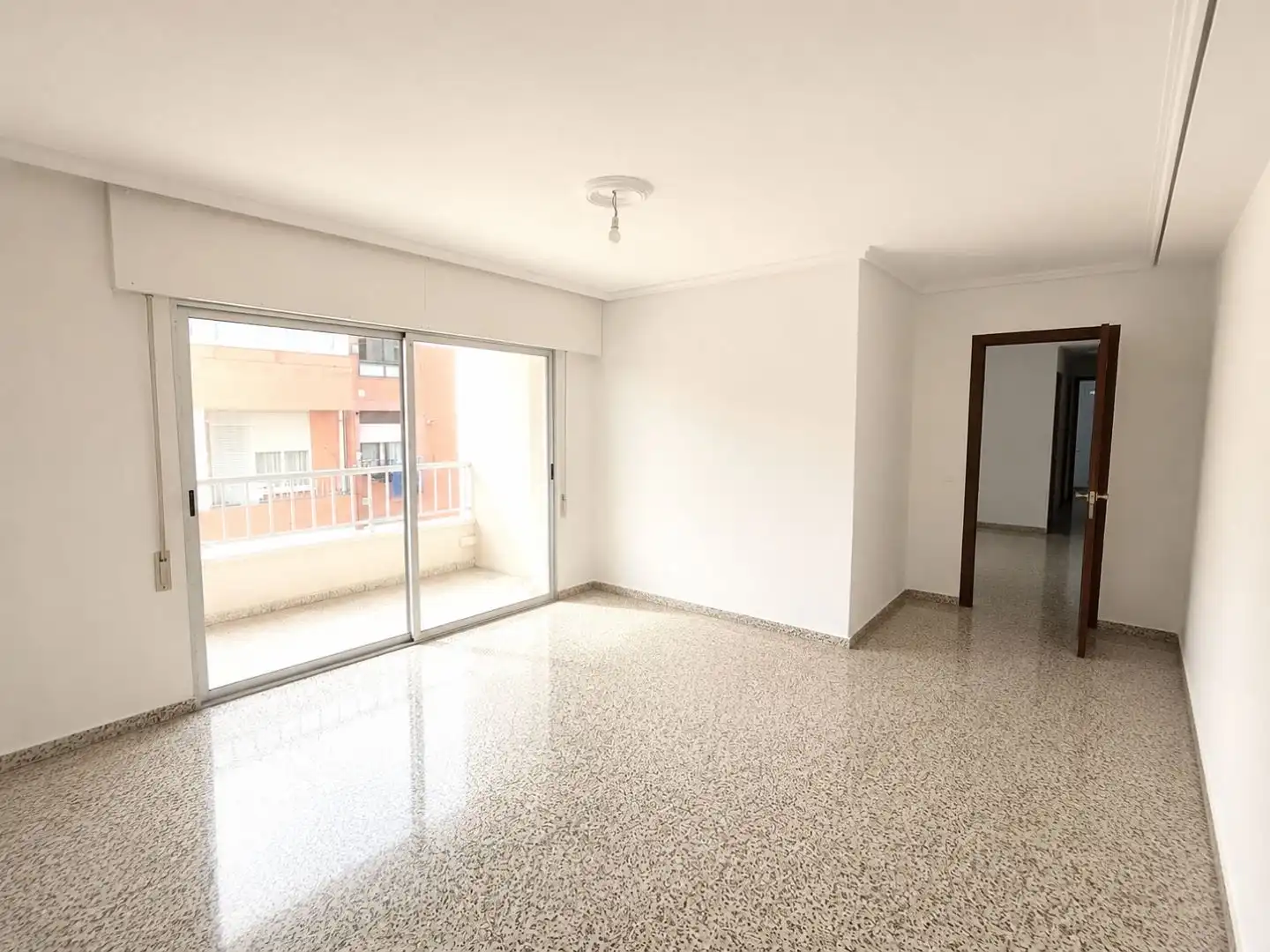 Piso en venta en Calle Respuela, 8, Bezana - Prezanes Vista exterior de Piso en venta en Santa Cruz de Bezana con Terraza, Trastero y Parking comunitario