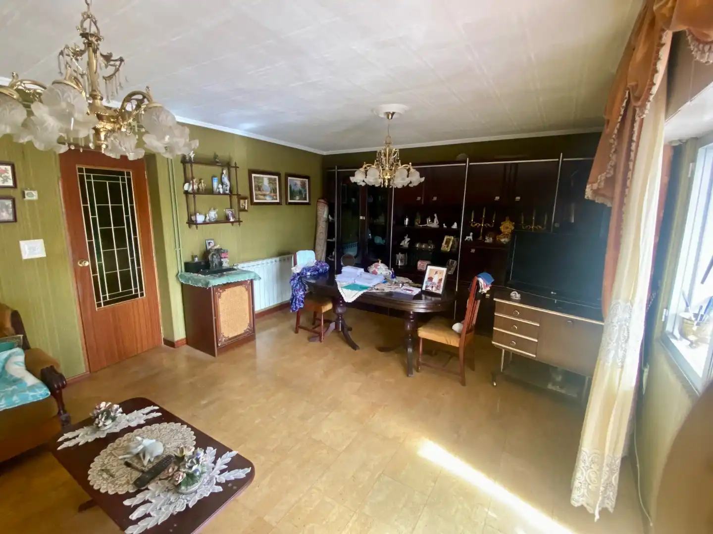 Piso en venta en Calle Gaspar Arroyo, 10, San Pablo y Santa Marina Comedor de Piso en venta en Palencia con Terraza, Trastero y Amueblado