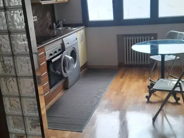 Cocina de Piso de alquiler en Oviedo  con Calefacción, Parquet y Amueblado
