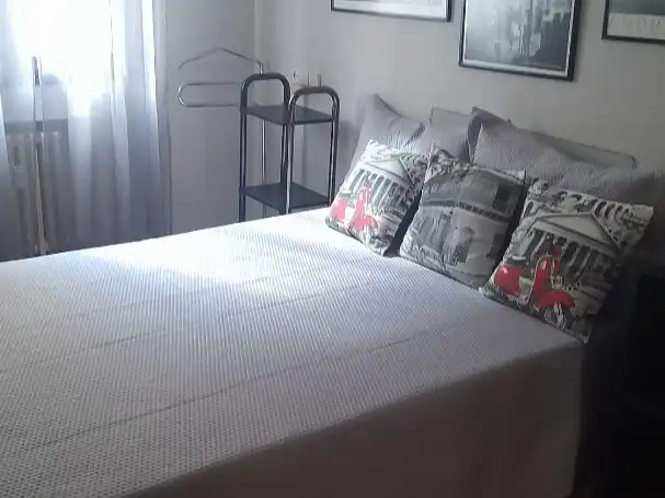 Habitación de Piso de alquiler en Oviedo  con Calefacción, Parquet y Amueblado