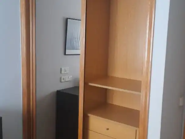 Habitación de Piso de alquiler en Oviedo  con Calefacción, Parquet y Amueblado