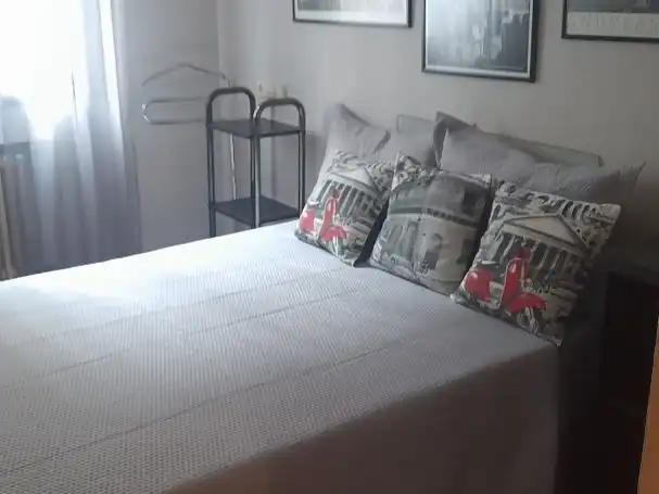 Habitación de Piso de alquiler en Oviedo  con Calefacción, Parquet y Amueblado