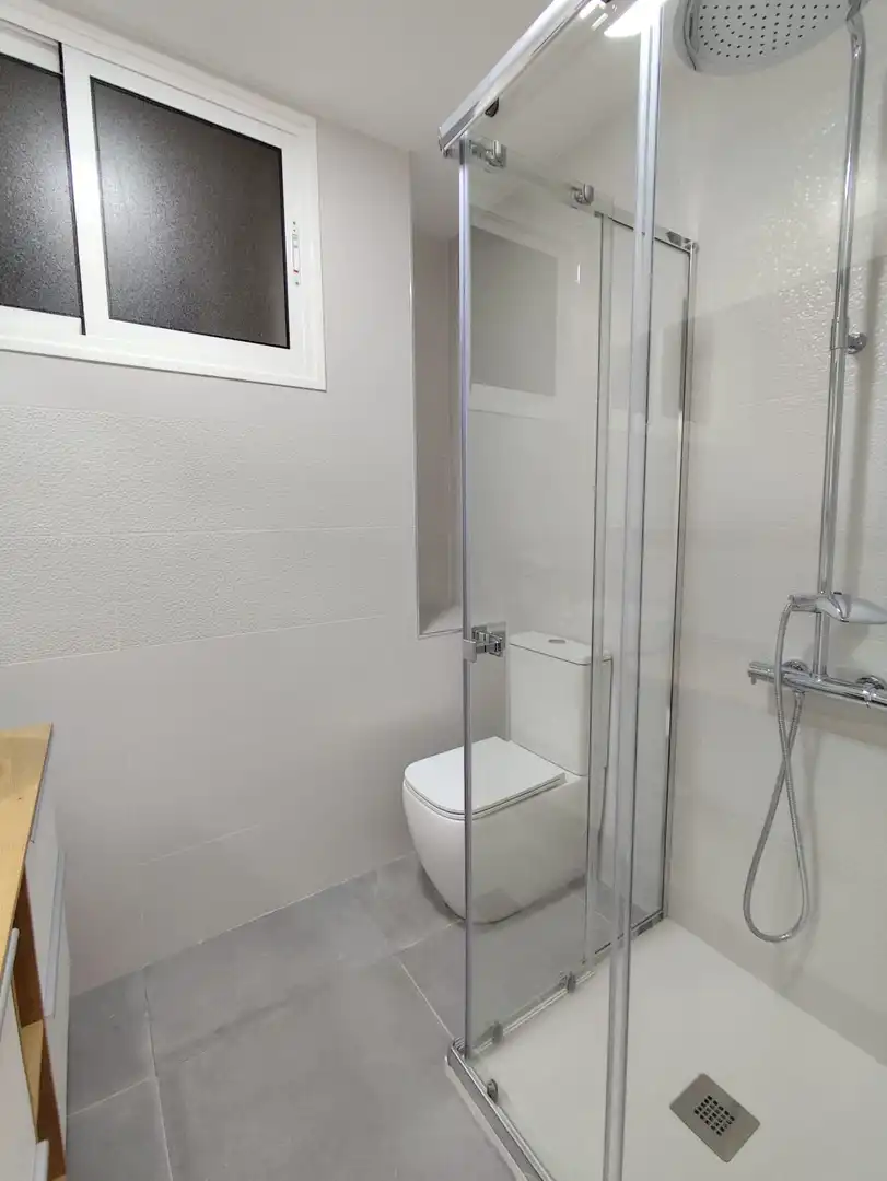 Flat for sale in Paseo Tomás Morales, 88, Arenales - Lugo - Avda. Marítima Bathroom of Flat for sale in Las Palmas de Gran Canaria with Balcony