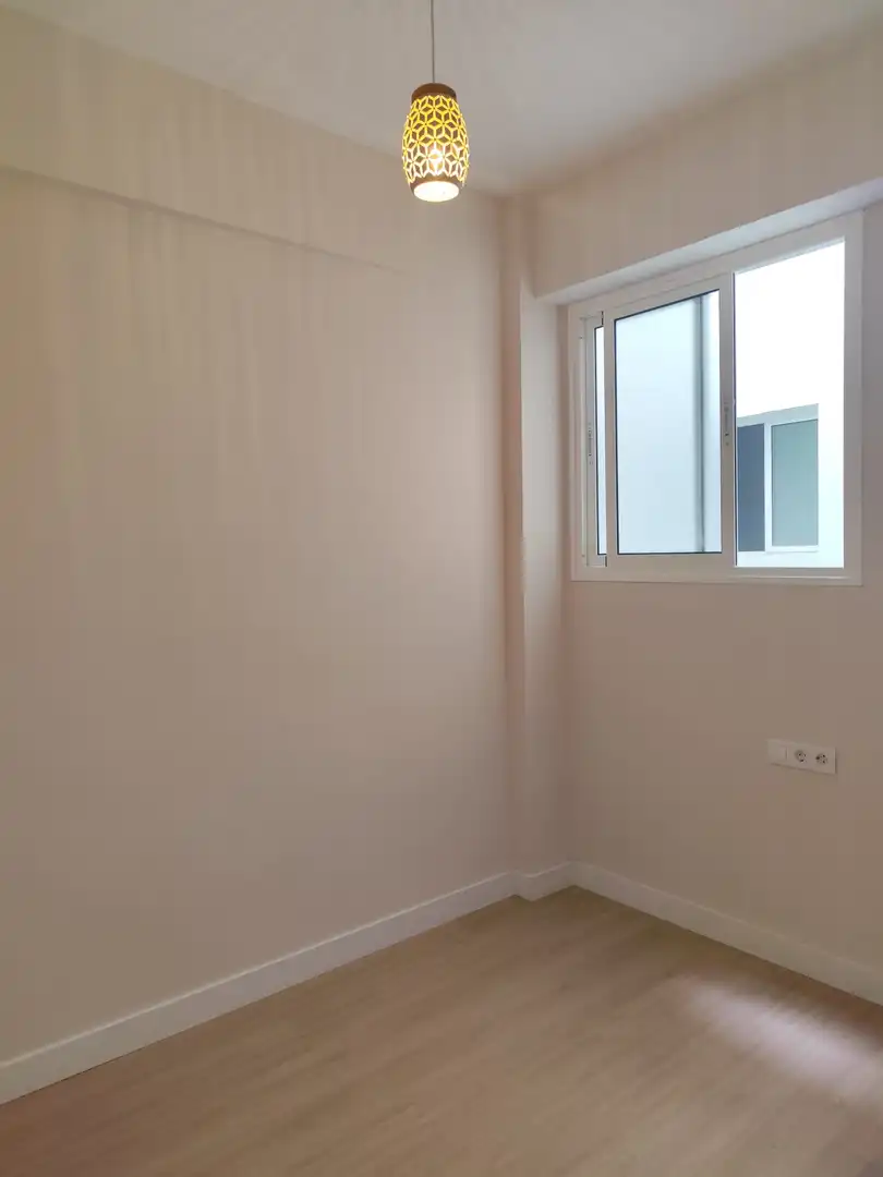Flat for sale in Paseo Tomás Morales, 88, Arenales - Lugo - Avda. Marítima Bedroom of Flat for sale in Las Palmas de Gran Canaria with Balcony