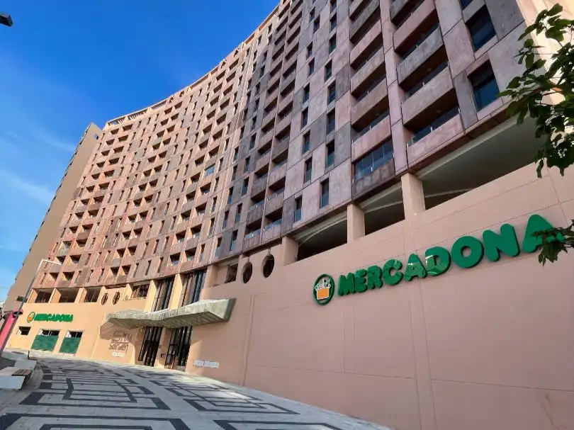 Piso de alquiler en Bulevar Louis Pasteur, 17, El Tejar - Hacienda Bizcochero Vista exterior de Piso de alquiler en Málaga con Aire acondicionado, Calefacción y Terraza